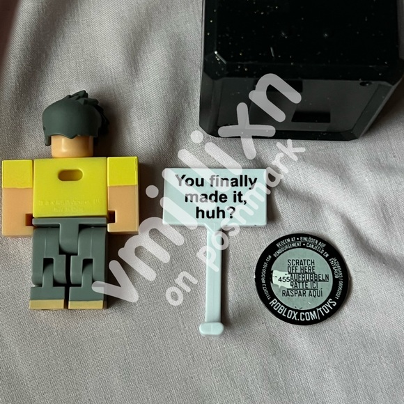 Roblox TOY CODE: DAVID Mini figure with DAVID'S DIVINE DECIMATOR - Picture 2 of 2